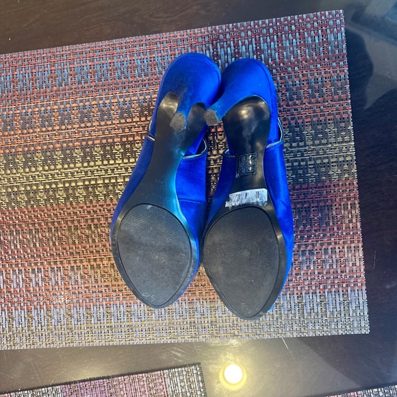 Nine West Sapphire Satin Peep Toe Slingback Heels with Gold Piping Size 10 - Picture 5 of 5